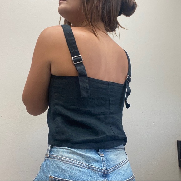 100% linen black button down tank top with adjustable straps - Picture 3 of 7